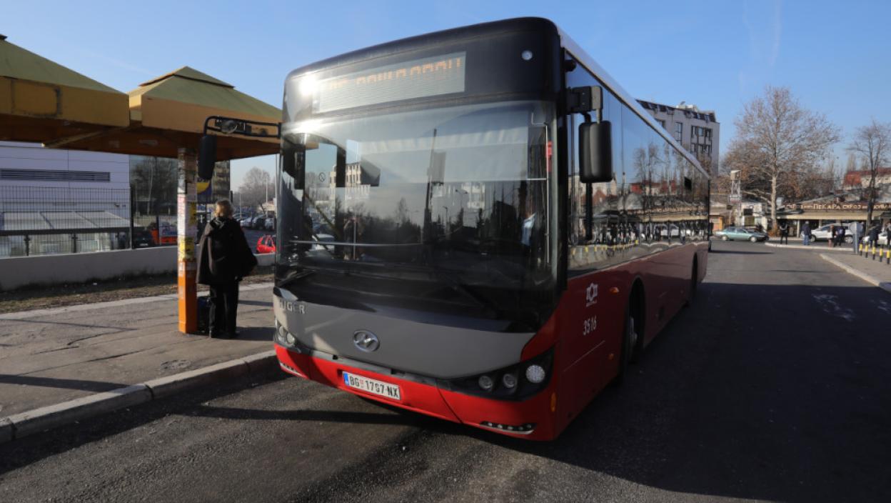 Šapić odlučio da autobusi budu plavi, poput reke, a ne više u boji „štandova za viršle“